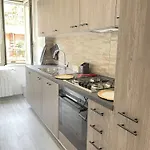 Moderno 85mq Con 2 Bagni E Posto Auto Nel Cortile Interno Апартаменты Рим