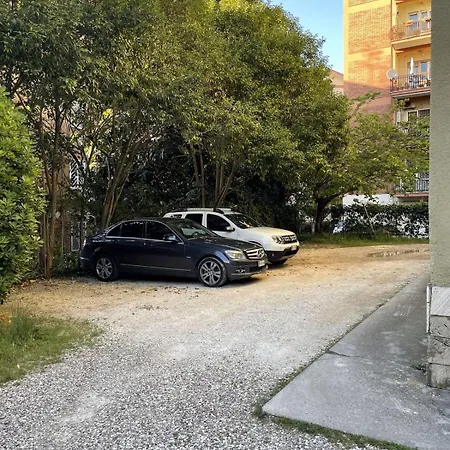 Διαμέρισμα Moderno 85mq Con 2 Bagni E Posto Auto Nel Cortile Interno *