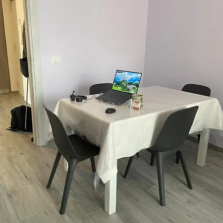 Moderno 85mq Con 2 Bagni E Posto Auto Privato Lägenhet Rom