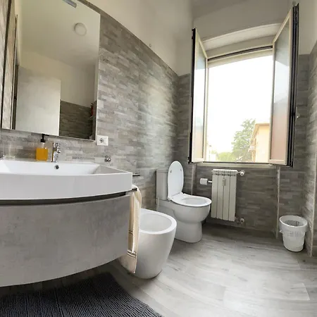 Lägenhet Moderno 85mq Con 2 Bagni E Posto Auto Privato *