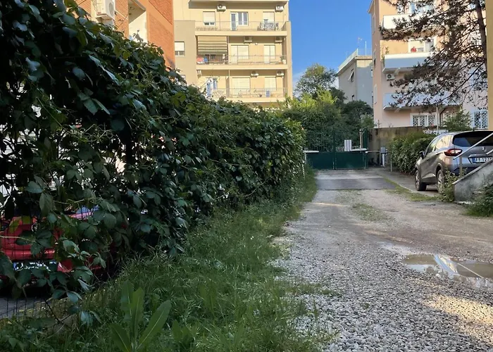 Moderno 85mq Con 2 Bagni E Posto Auto Nel Cortile Interno Lägenhet Rom