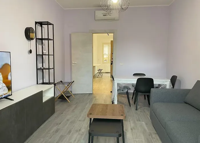Lägenhet Moderno 85mq Con 2 Bagni E Posto Auto Nel Cortile Interno *